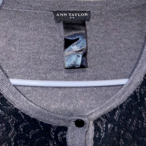 EUC ANN TAYLOR Factory Lace-Front Long-Sleeve 2-Tone Buttoned Cardigan Sweater - Picture 3 of 4